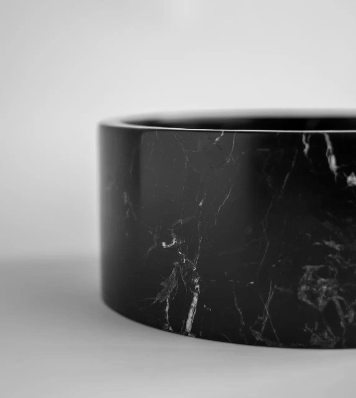 BLACK MARBLE CYLINDER BOWL - Image 4