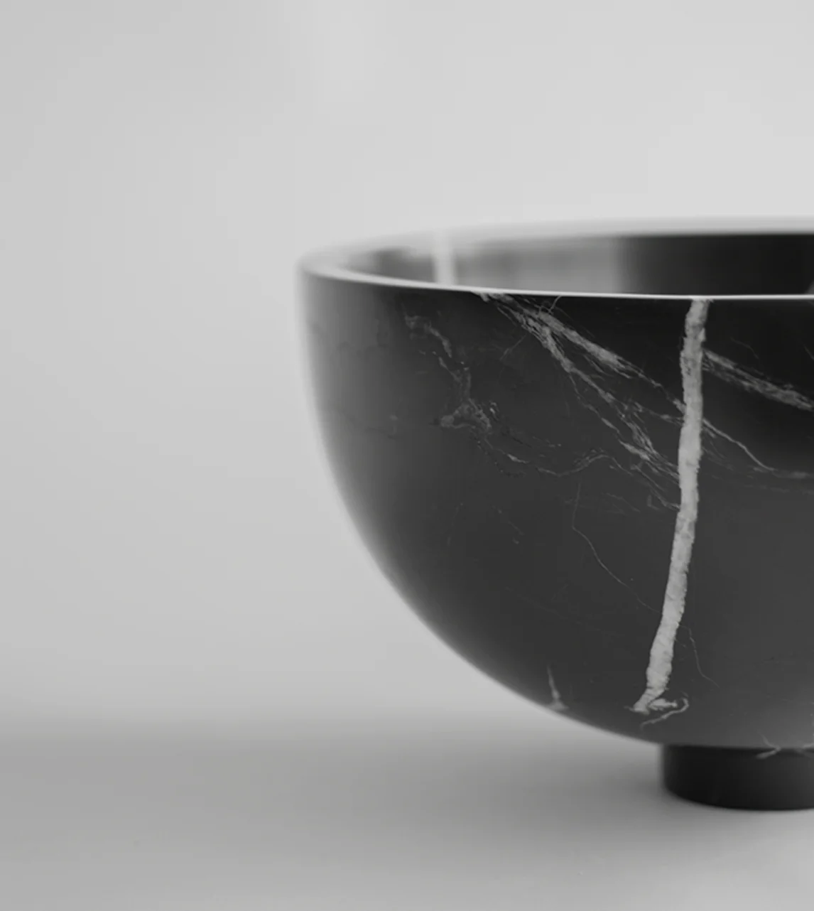 BLACK MARBLE FRUIT BOWL - Image 4