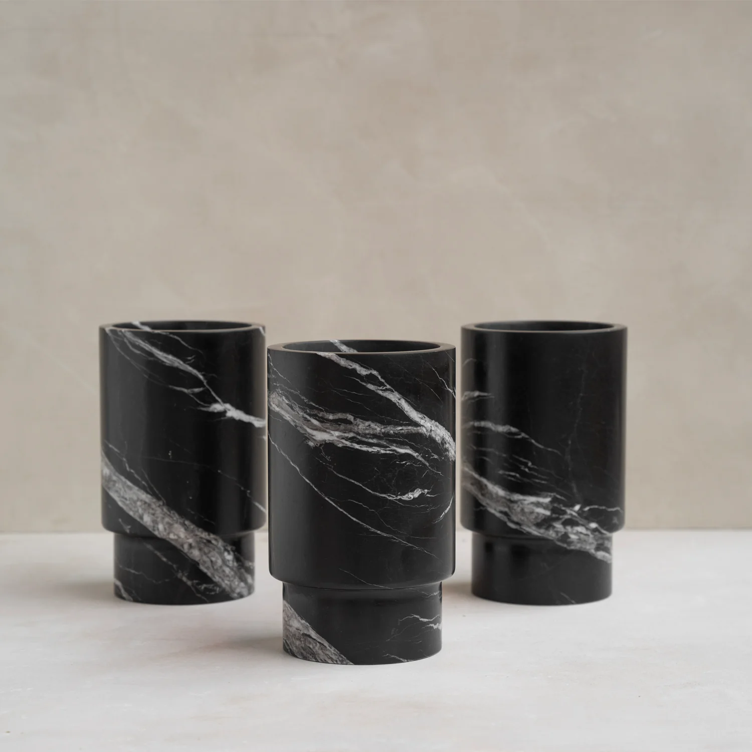 BLACK MARBLE VASE - WINE COOLER - Image 5