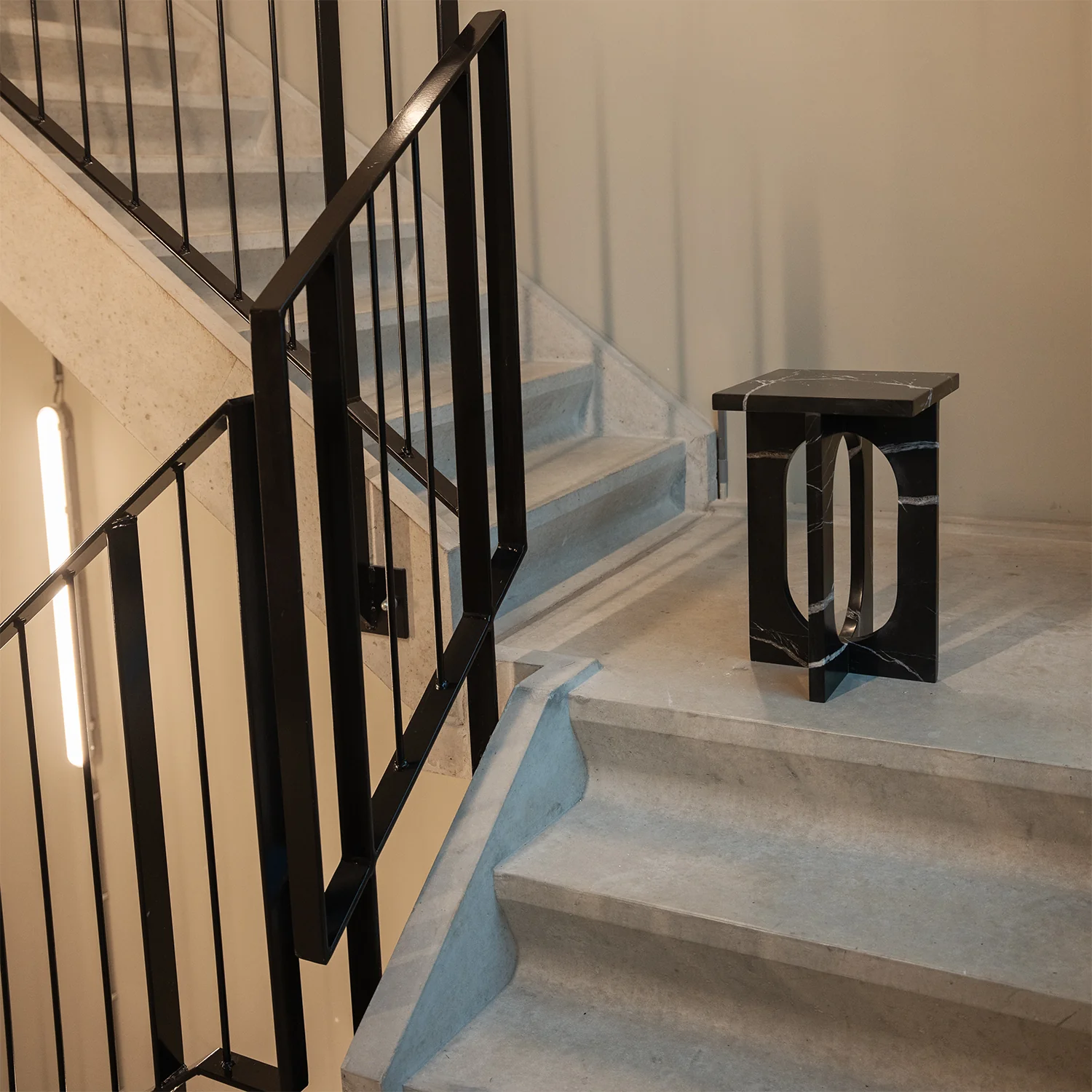 'BOND' SIDE TABLE - BLACK MARBLE - Image 7