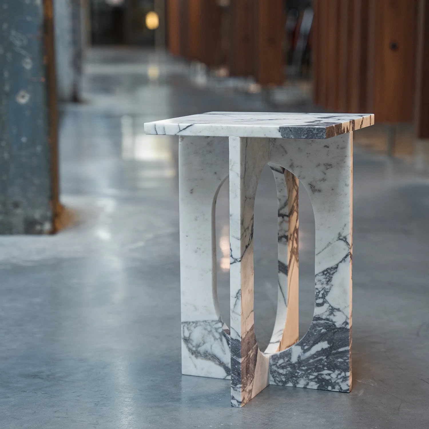 'BOND' SIDE TABLE - CALACATTA MARBLE - Image 12