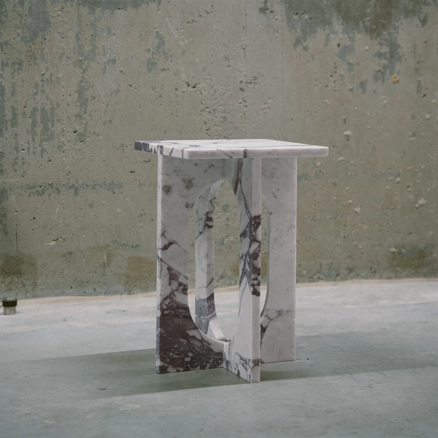 'BOND' SIDE TABLE - CALACATTA MARBLE - Image 8