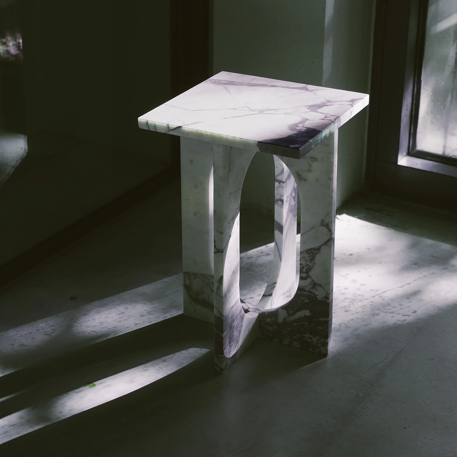 'BOND' SIDE TABLE - CALACATTA MARBLE - Image 9
