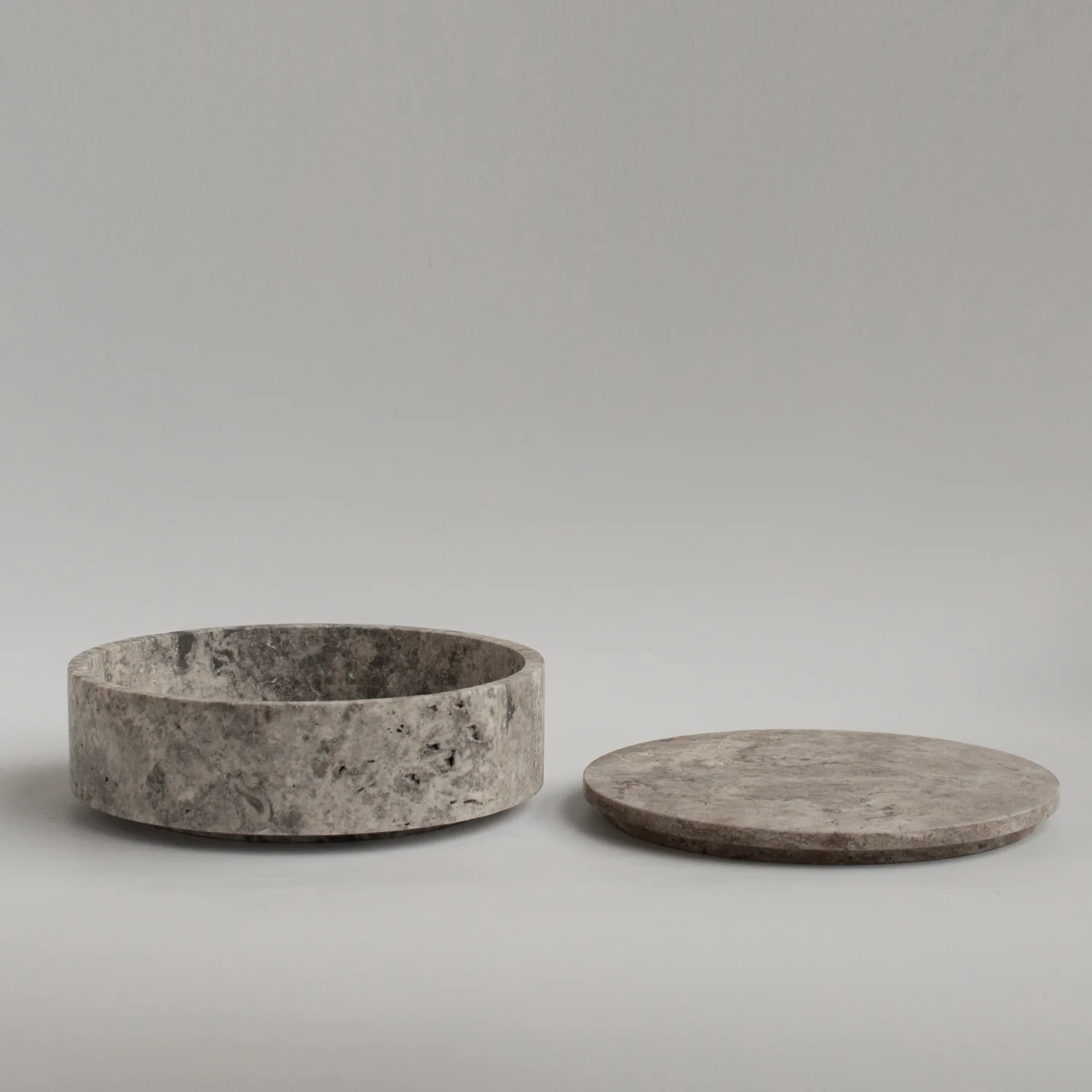 SILVER TRAVERTINE CYLINDER BOWL WITH LID - Image 3