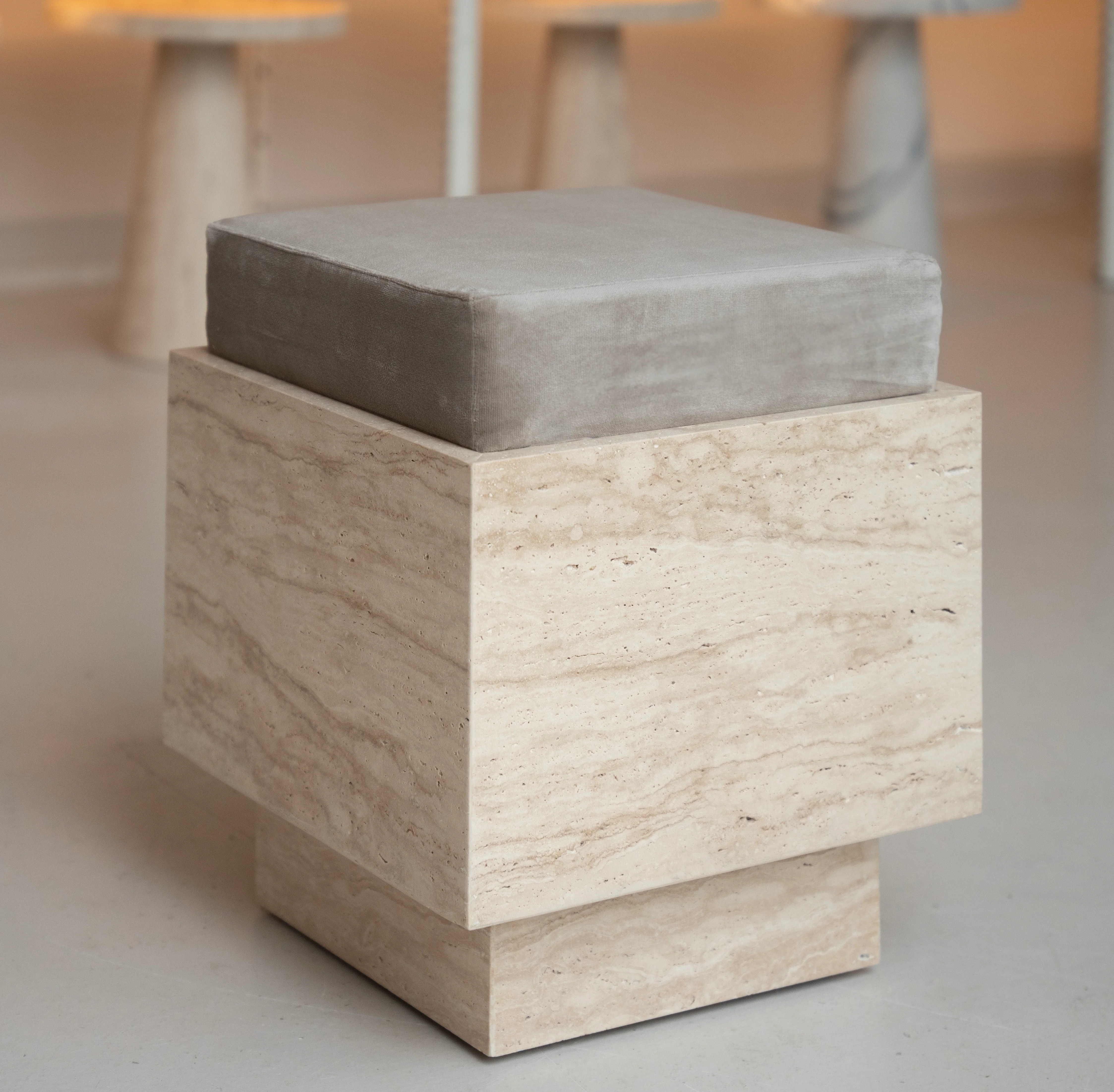 TRAVERTINE CUBE STOOL WITH VELVET CUSHION - Image 5