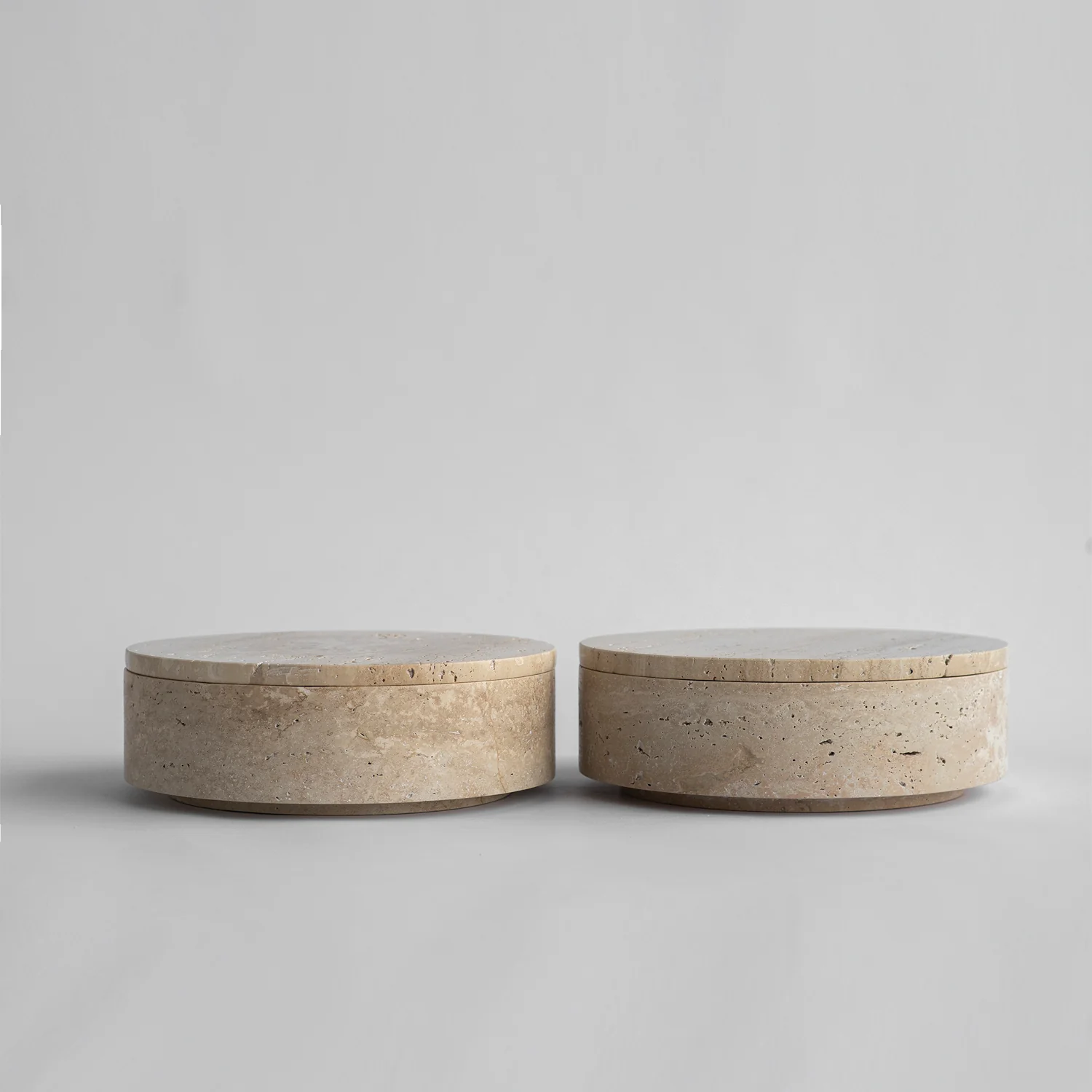 TRAVERTINE CYLINDER BOWL WITH LID - Image 3